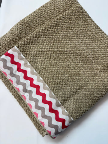Hooded Towel - Beige with pink squiggles