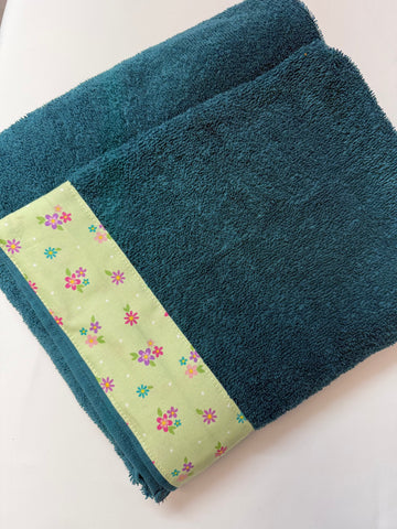 Hooded Towel - Emerald Green with Flower Theme