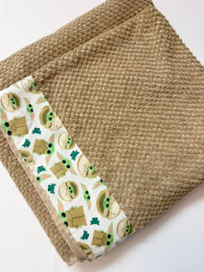 Hooded Towel - Beige with Yoda theme