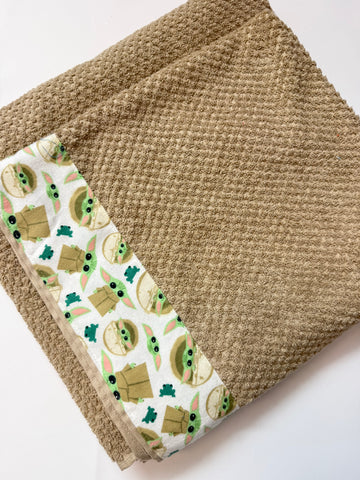 Hooded Towel - Beige with Yoda theme