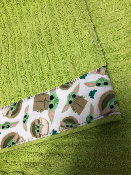 Hooded Towel - Green with Yoda